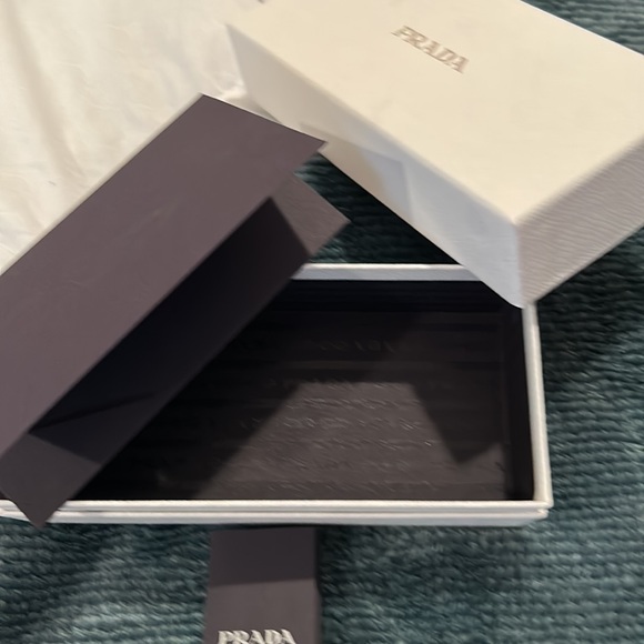 Prada Box - Picture 4 of 4